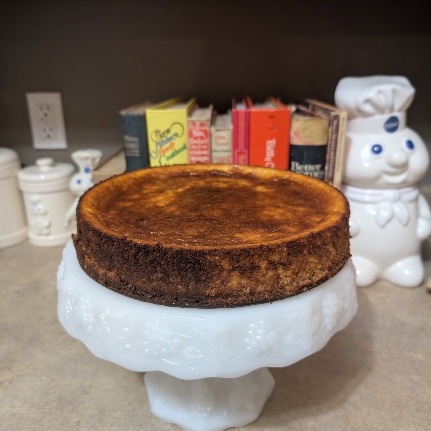 My husband loves New York-style cheesecake with a shortbread crust. I made one for him for Christmas and I'm quite certain it is my best one yet!

If you would like the recipe, use the link in my bio to sign up for news and recipes from me!

#forgoodnessbakesshop #homebaker #cheesecake #christmas #minneapolis